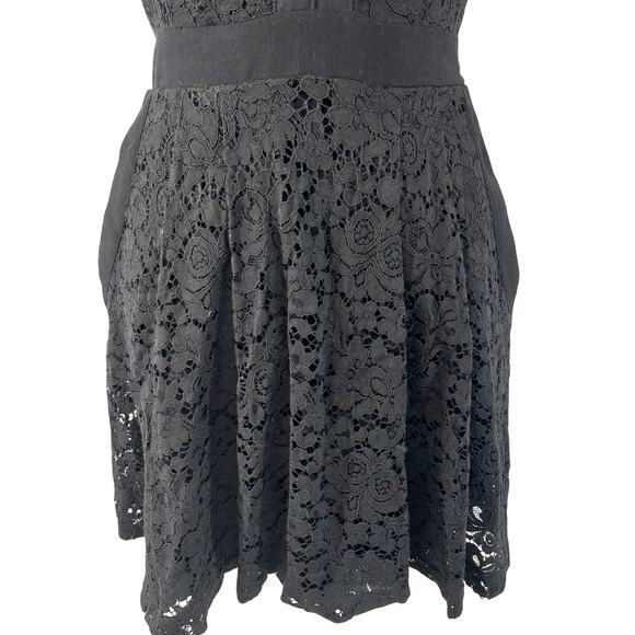 FREE PEOPLE! ADORABLE BLACK LACE OVER BLACK DEEP PLUNGE BODICE DRESS! SZ M - Picture 4 of 9